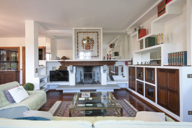 Room 2, Villa Paola 10 by Marche Holiday Villas, Pesaro E Urbino