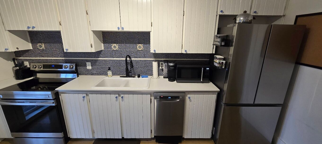Private kitchen 2, Damselfly Guesthouse, Orleans