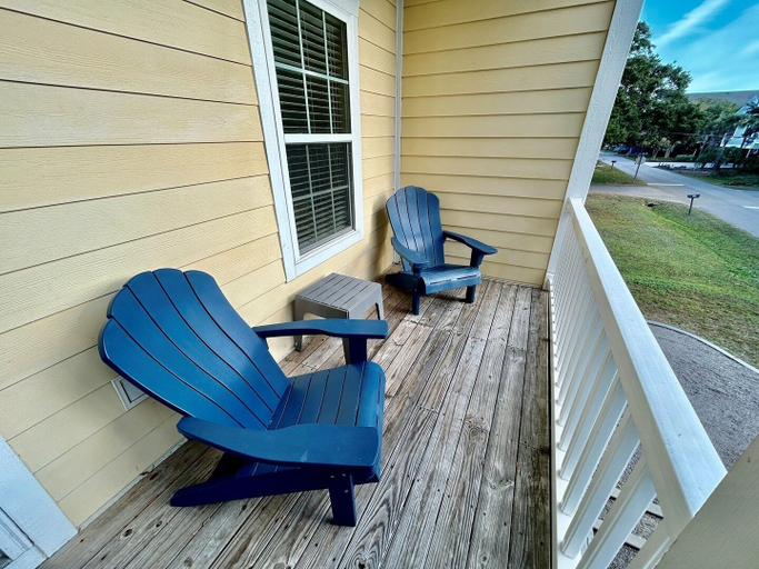 Property grounds 2, Summer's Den 5 Bedroom Home by RedAwning, Horry