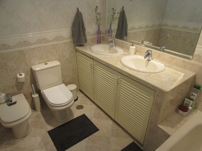 Bathroom 4, MaHouse GuestHouse, Lisbon