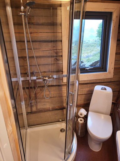 Bathroom 5, Backyard Camps, Bjerkreim