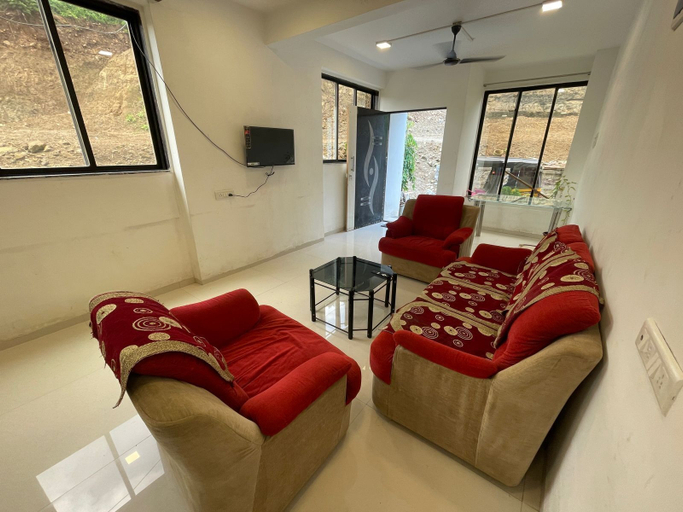 Living area, Golden Gate Retreats, Raigarh