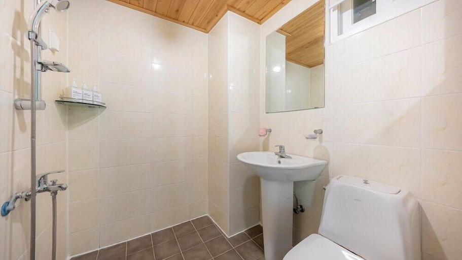 Bathroom 5, Koala Kids Pool Villa, Yangpyeong