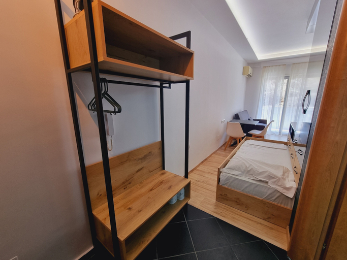 Bedroom 3, Teo's Deluxe Studios, Vlorës