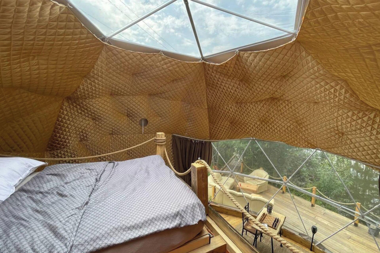 Room 5, Lake View Dome Sleeps 6 -hot tub -fireplace, Děčín