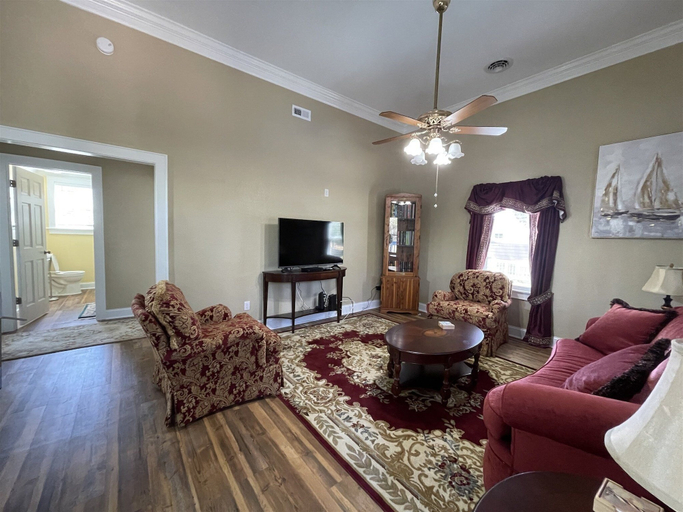 Living area 2, Gracie's Place 2 Bedroom Cottage, Dare