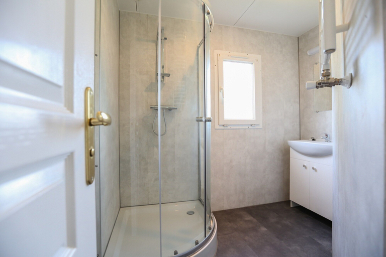 Bathroom, Modern Chalet With a Dishwasher in Lathum, Angerlo