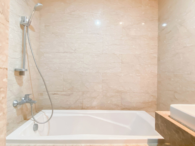 Bathroom 3, 2Br With Private Lift Near Station At Menteng Park Apartment, Central Jakarta