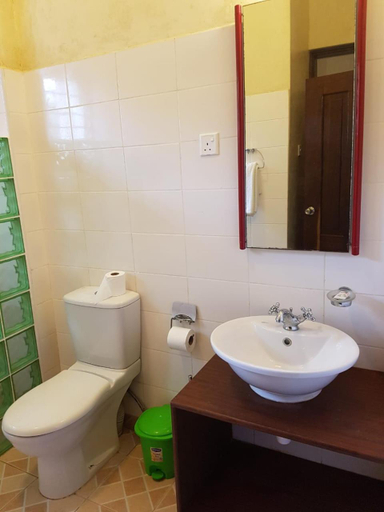 Bathroom 2, Flametree Beach Homes, Msambweni