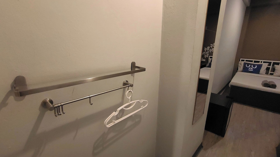 Bathroom 3, Bed's Friend, Sathorn
