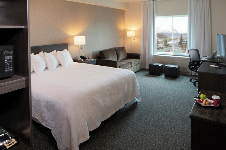 Bedroom 2, Totem Hotel and Suites, Valdez-Cordova