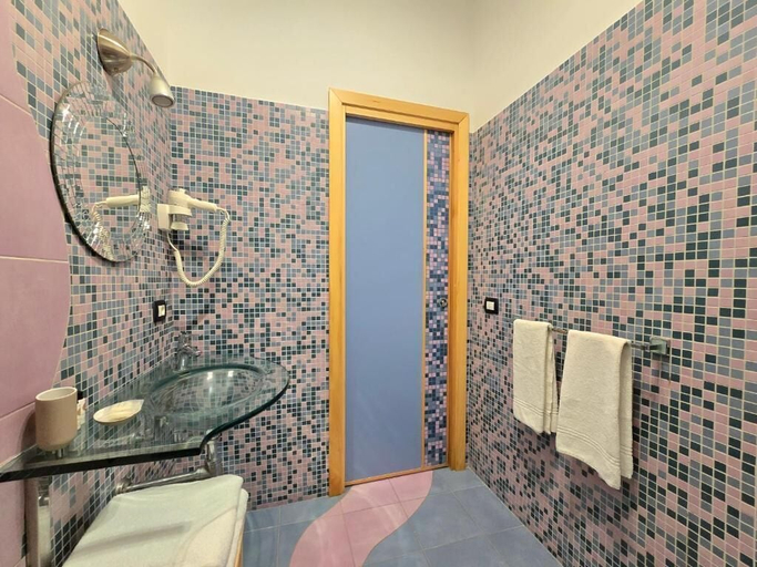 Bathroom 5, Casa Evelina, Napoli
