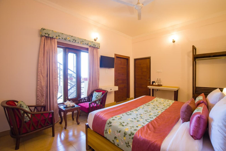 Room 4, GhumoG Stay's KASAULI, Solan