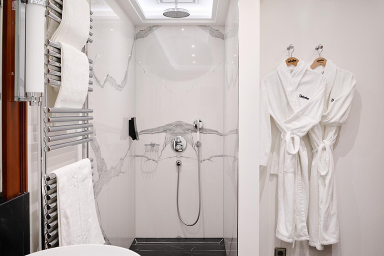 Bathroom 3, Hotel Dollenberg, Ortenaukreis