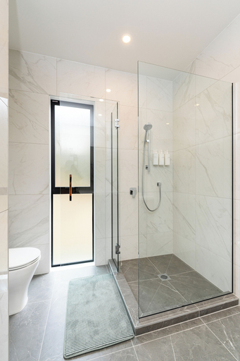 Bathroom 2, The Alpine Lakeview Luxe Retreat, Queenstown-Lakes