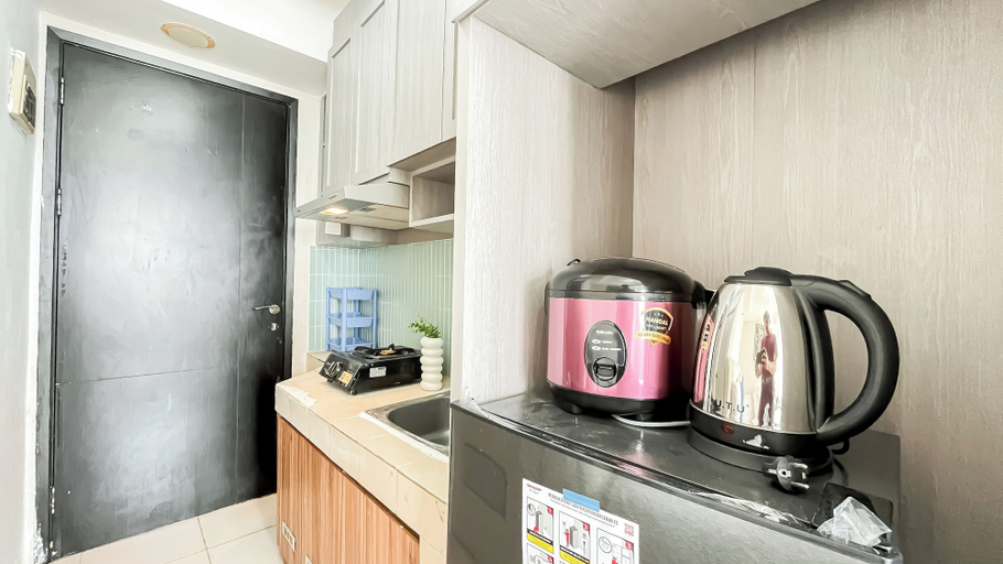 Private kitchen 3, Simple Space Studio At Belmont Residence Puri Apartment, West Jakarta