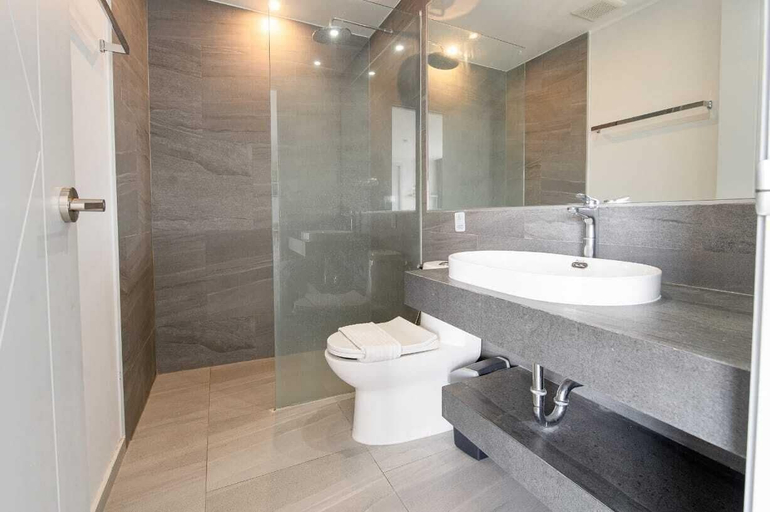 Bathroom, Sleek 2 Bed Apt T2-818, Phuket Island