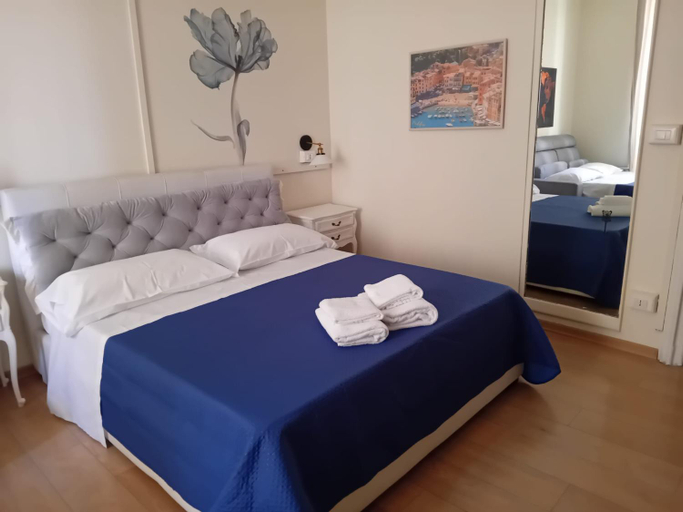 Bedroom 3, Hotel Suisse, Genova