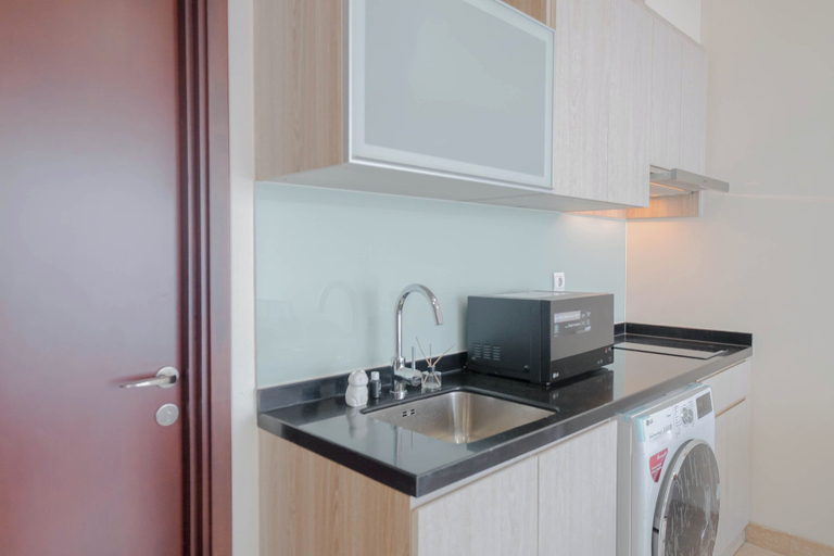 Private kitchen 4, Solace 2Br Near Cikini Station At Menteng Park Apartment, Jakarta Pusat