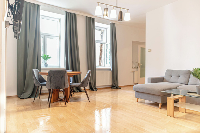 View from room, Basic 2BR Apt Near Westbahnhof, Wien