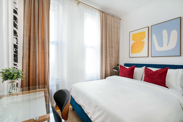 Room 4, 444-1a Beautiful 1BR Midtown West, New York