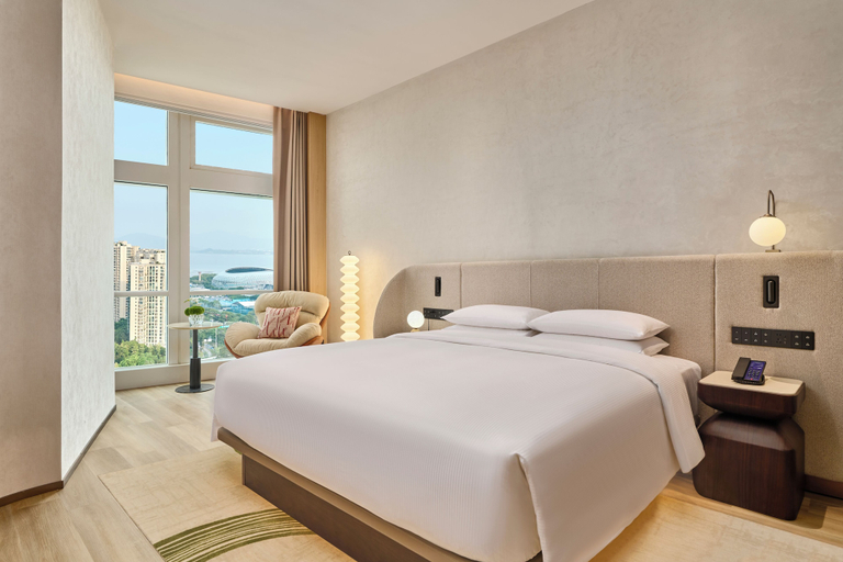 Bedroom 4, Doubletree By Hilton Shenzhen Bay, Shenzhen