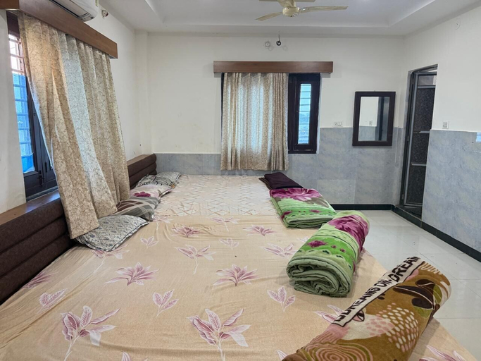 Room 4, Hotel Kesri Nandan, Chittaurgarh