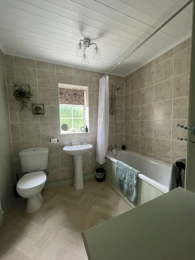 Bathroom, Riverside Cottage, Durham