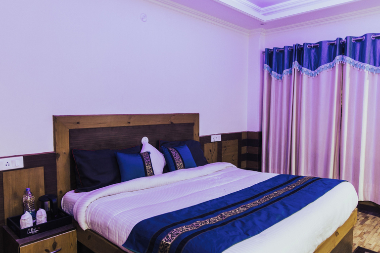 Room 4, Hilltop Resort, Narkanda, Shimla