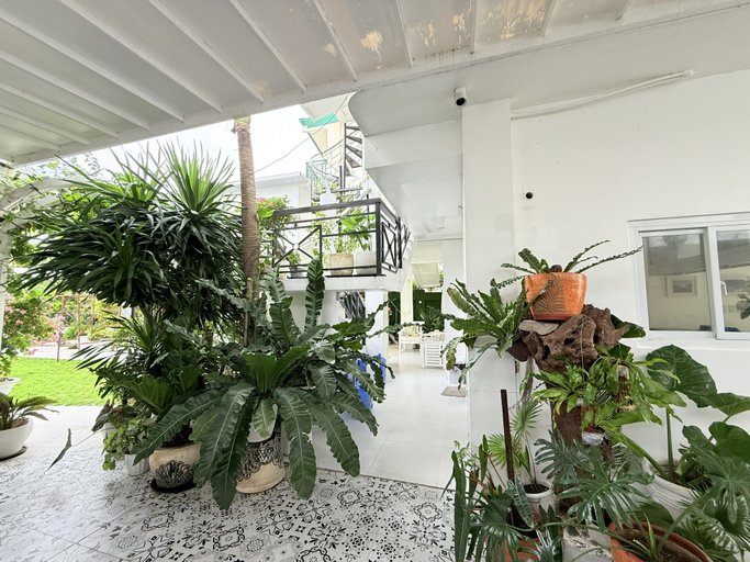 Others 4, Chateau Du Soleil, San Fernando City