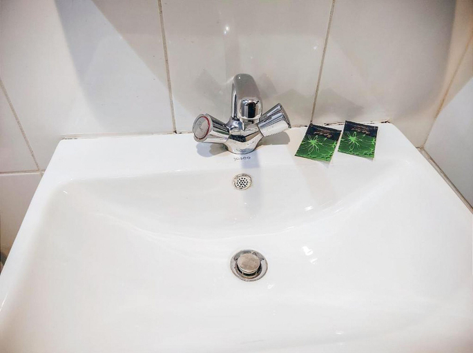 Bathroom 5, Al-Ghabishi Plaza, Jeddah