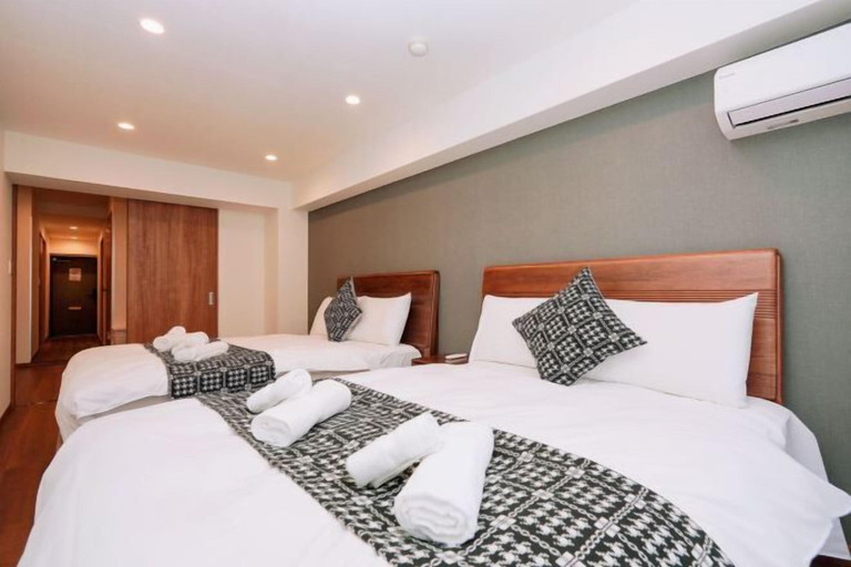 Room 2, Nipponbashi Royal, Osaka