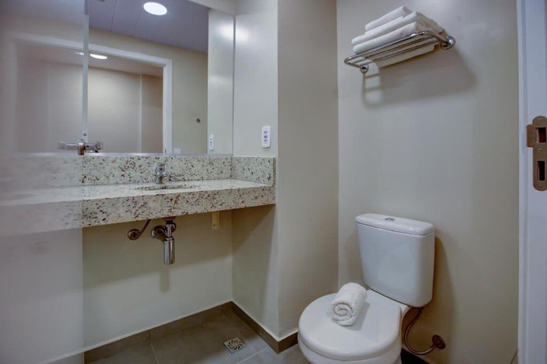 Bathroom 4, Blue Tree Towers Sorriso, Tapurah