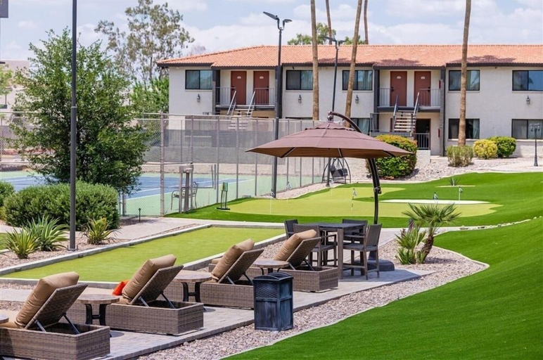 Outdoor dining 3, 130 Fully Furnished, amenities galore! by RedAwning, Maricopa