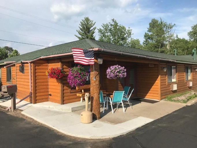 Exterior & Views 2, Northwoods Inn & Suites, Oneida