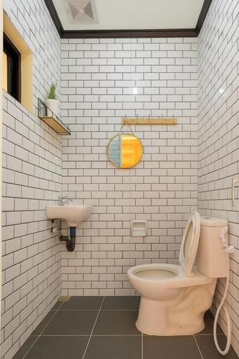 Bathroom 3, Bahay Domingo Guesthouse, Bagac