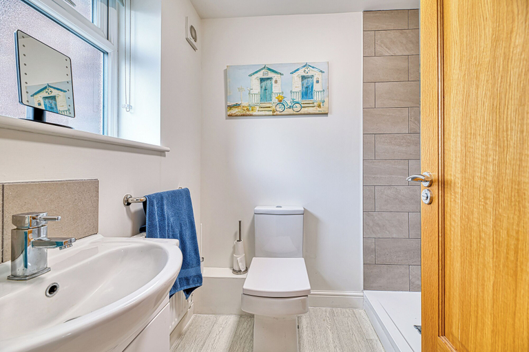Bathroom 2, One Bed in Guilden Sutton by Guestz, Cheshire West and Chester