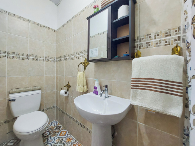 Bathroom 4, Hotel Nolasco, Antigua Guatemala