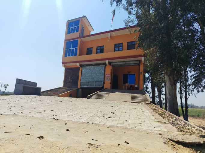 Front of property 2, Hotel Diamond Hardoi, Hardoi
