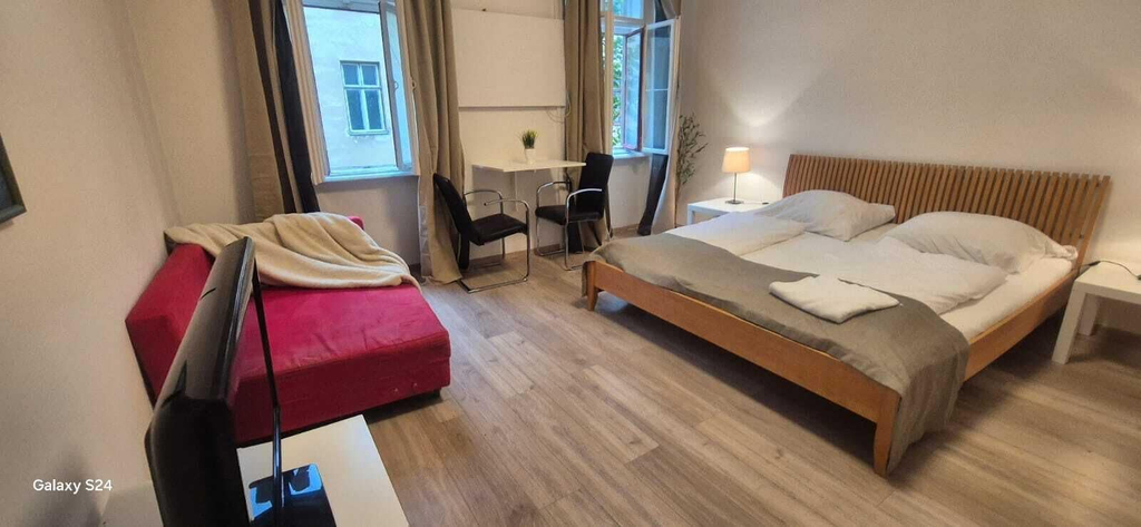 Room 2, Charming 1BR Apt Near Central Vienna, Wien