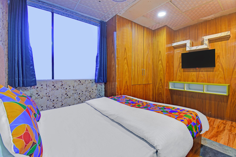 Room 4, Via Arya Inn, Pune