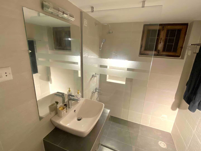 Bathroom 3, CITY VIEWS HOTEL WITH HOUSEKEEPING, Dhaka