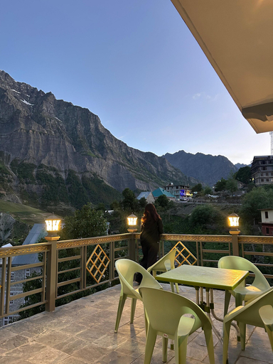 Lobby sitting area, Mud Essence, Lahul & Spiti