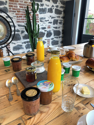 Food & Drinks