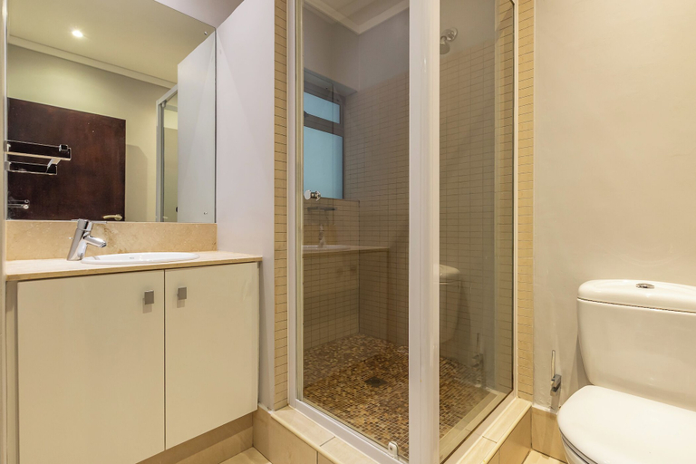 Bathroom, Icon Studio Apartment, City of Cape Town