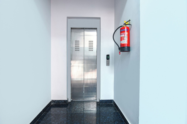Elevator 5, Fabhotel Westin Regency, Hugli
