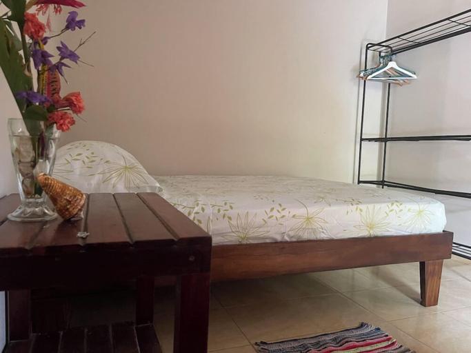 Bedroom, The Cafecito Surf School & Guesthouse, Puntarenas