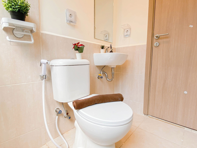 Bathroom 3, Warm 2Br Apartment At Meikarta, Cikarang