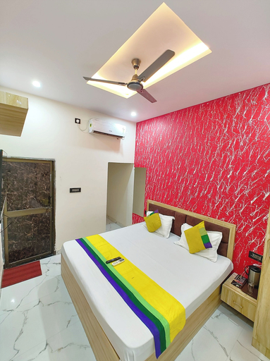 Room 3, Hotel Vrrinda Residency Varanasi, Varanasi