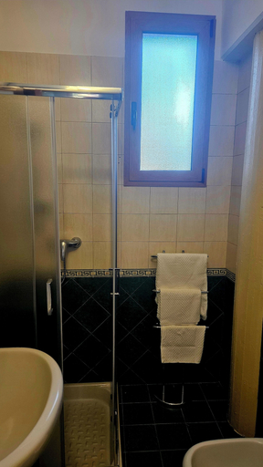 Bathroom 3, La Pineta, Lecce